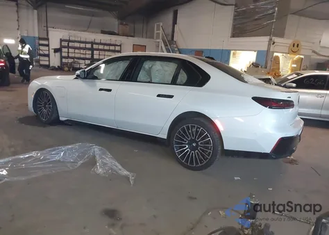 2024 BMW 750E xDrive z USA, uszkodzony, nr VIN WBA43EH02RCS79499